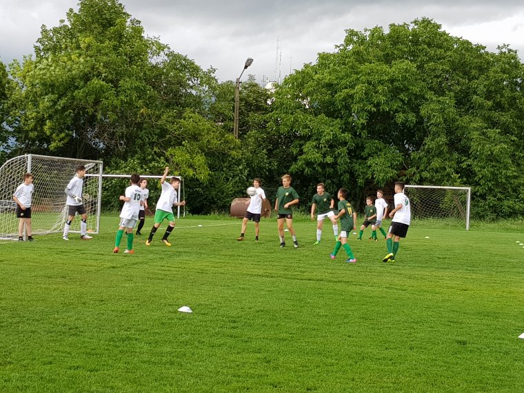 Kicsik nagy csele: „kiöregedett” a kolozsvári Dribli gyerekfociklub első versenycsoportja