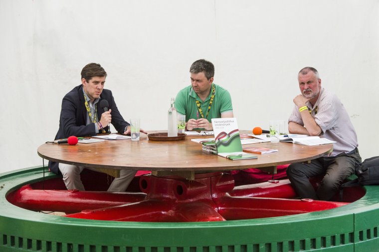 Kiemelt összeggel folytatódnak a gazdaságfejlesztési programok a külhoni magyar régiókban