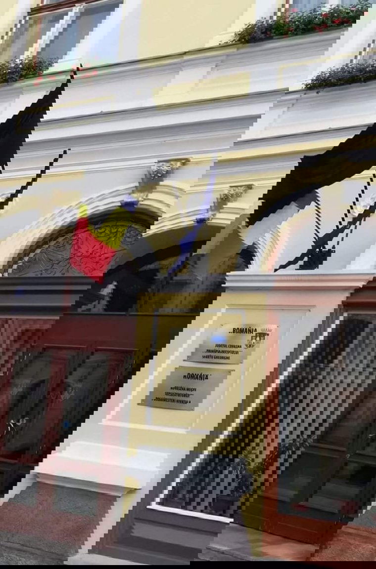 Kiverte a biztosítékot a nagyromán nemzetféltőnél a szentgyörgyi gyászlobogó