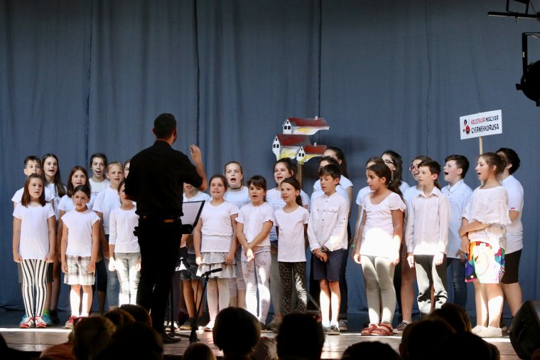 Életre szóló élmény zenével: gyermeknapi turnén Kolozsvár Magyar Gyermekkórusa Erdélyben