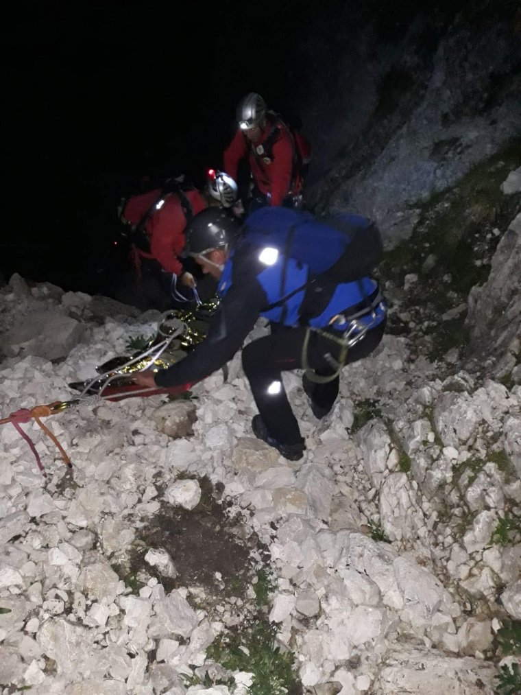 Szakadékba zuhant és meghalt egy turista a Királykő-hegyégben