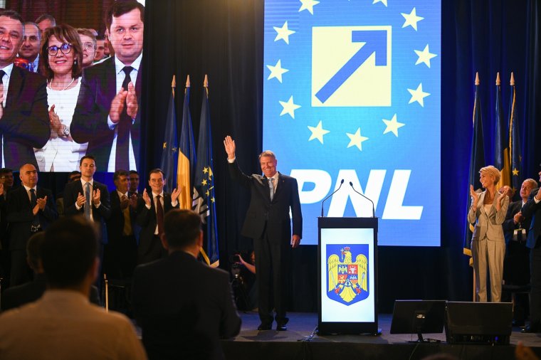 Megártott a járvány a nagy pártoknak: a PNL és a PSD népszerűsége is csökkent