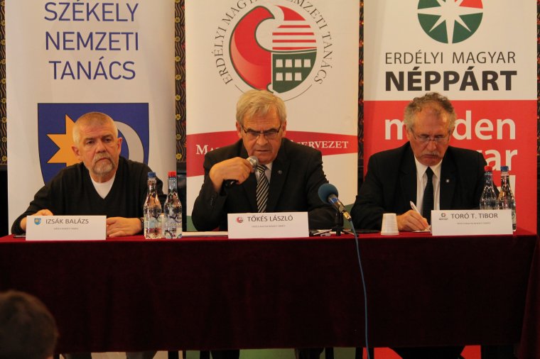 Összefogást sürgetnek Tőkésék a magyar orvosképzés felszámolásának megakadályozására