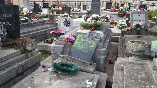 Részegeskedés? Istenkáromlás? Azonosították a szatmárnémeti sírgyalázókat