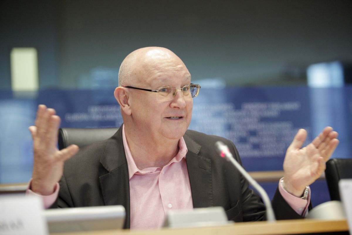 Ioan Mircea Pașcu •  Fotó: Caleaeuropeana.ro