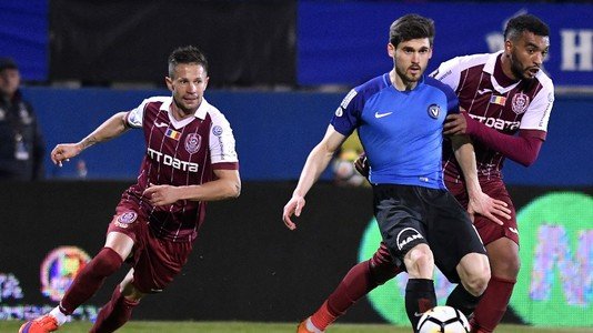 Ciprian Deacnak (balra) és csapatának hazai pályán sikerült megszereznie a bajnoki címet 