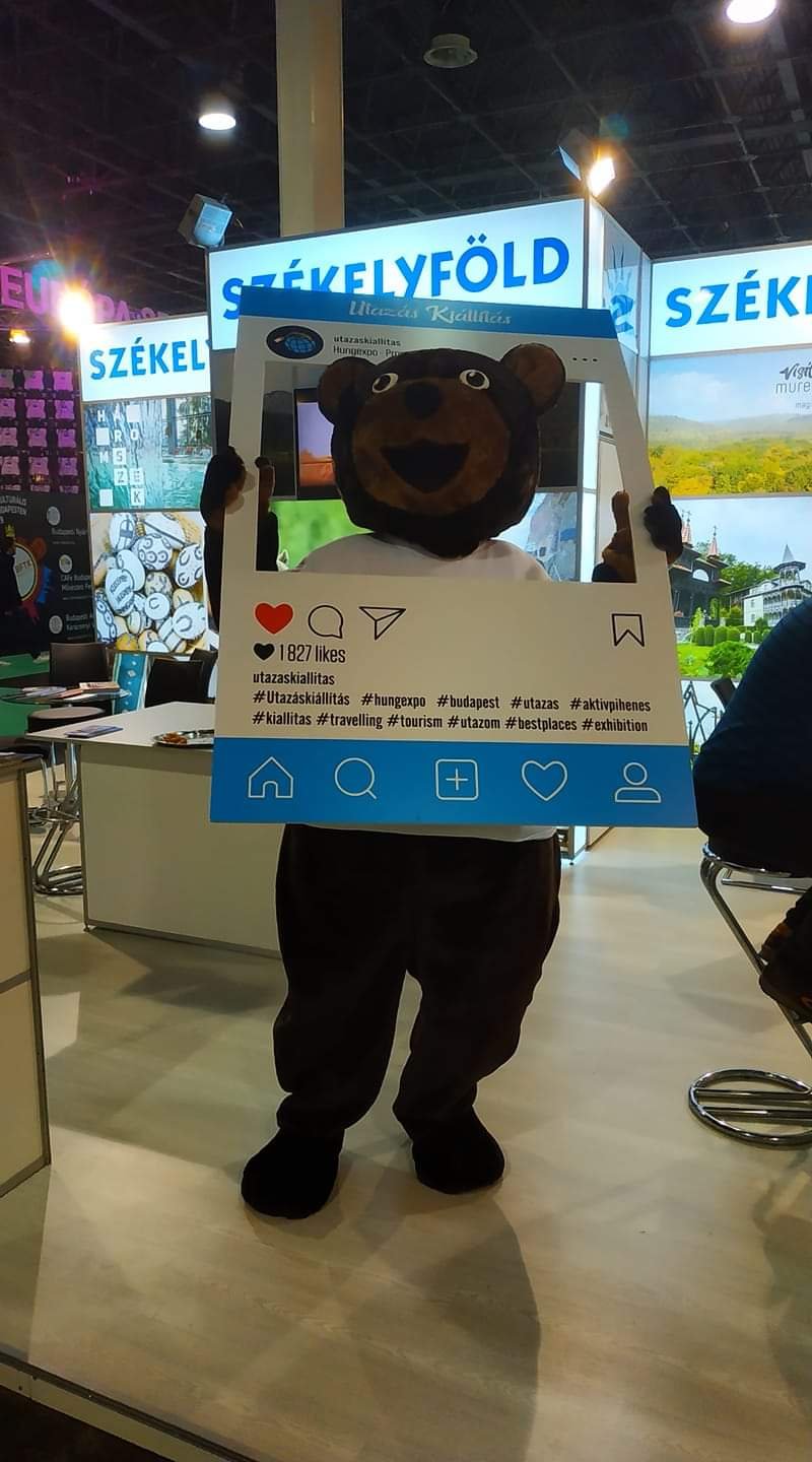 Medvével, medvelessel is csalogatják a turistákat a régióba •  Fotó: Kovászna Megye Tanácsa