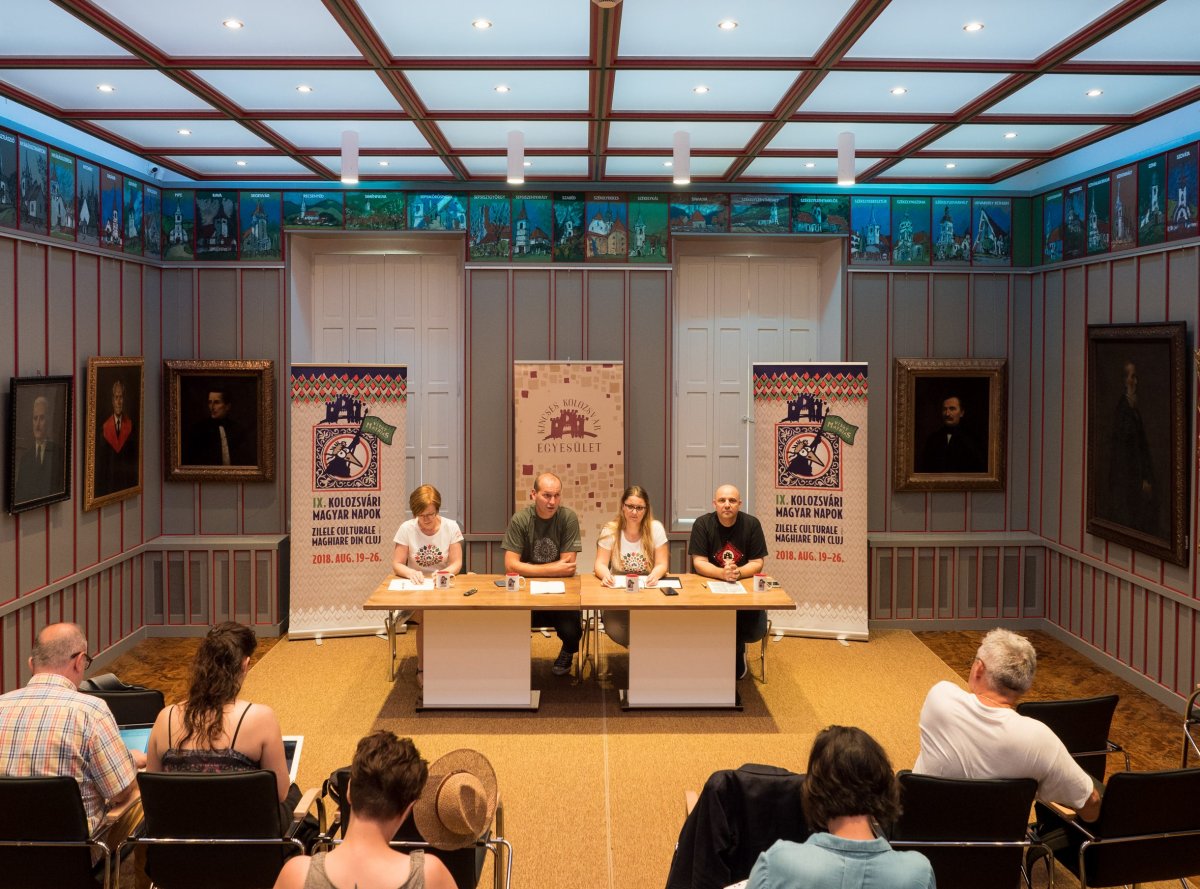 Szabó Lilla programigazgató, Gergely Balázs, a Kolozsvári Magyar Napok főszervezője, Oláh Emese, Kolozsvár alpolgármestere és Sánta Levente produkciós igazgató a keddi sajtótájékoztatón &bullet;  Fotó: KMN