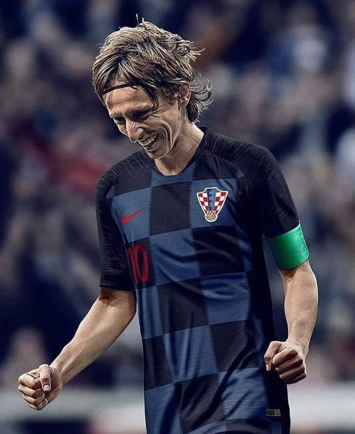 Luka Modric kapta a labdarúgó-világbajnokság legjobb játékosának járó Aranylabdát 