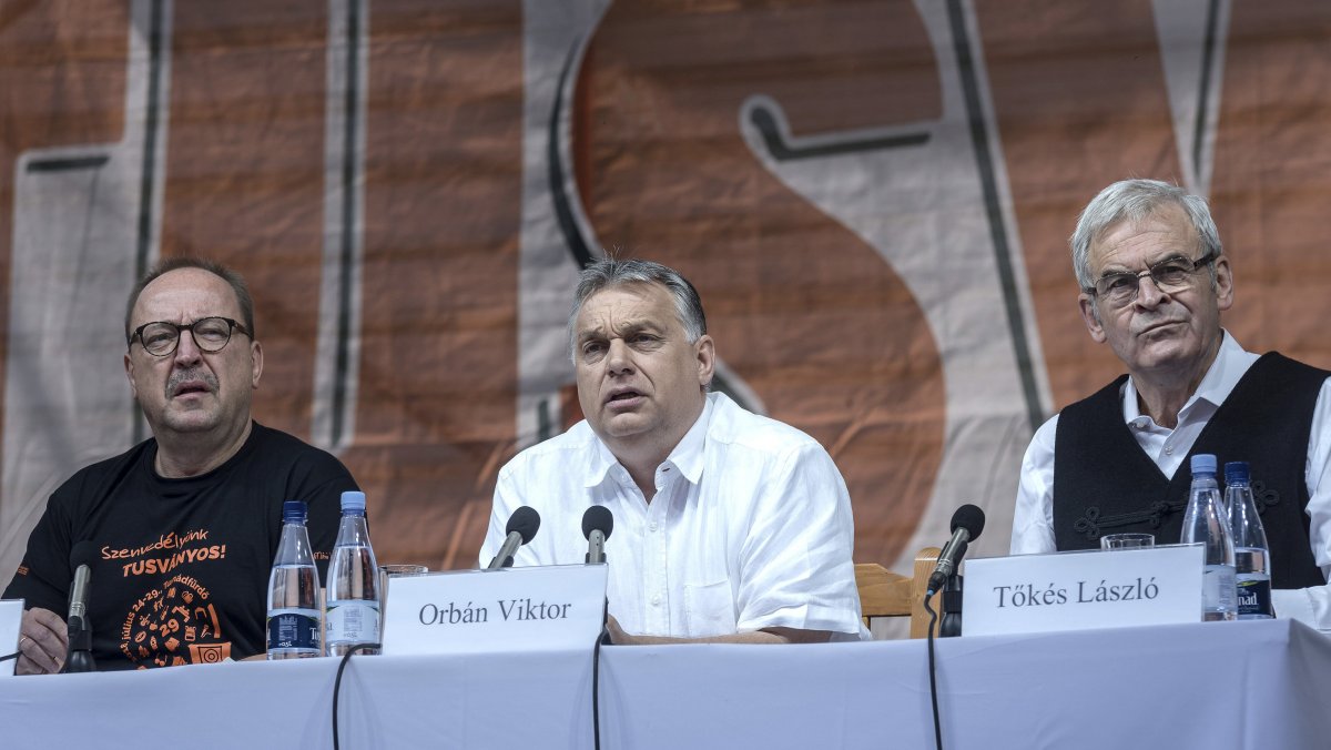Németh Zsolt, Orbán Viktor és Tőkés László •  Fotó: MTI