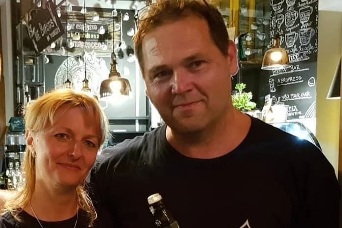 Molnár Éva és Liczkai Attila vállalkozók a kávézójukban •  Fotó: Forrás: Molnár Éva és Liczkai Attila magánarchívuma