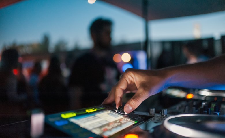 A versengés végén egy zenekar jut fel a nagyszínpadra, három a kisszínpadra, négy DJ a Blue Arenába és négy a Black Boxba •  Fotó: Forrás: VIBE