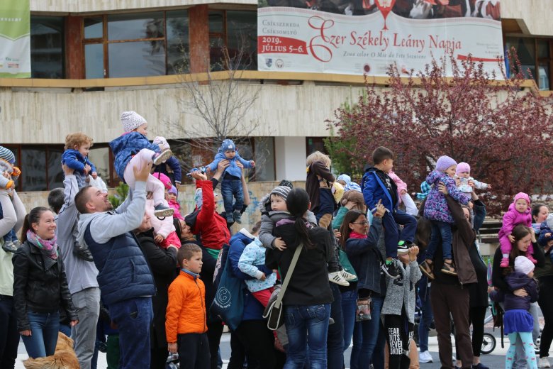 A gyerek a legnagyobb érték az életben – hívják fel a figyelmet •  Fotó: Tiboldi István