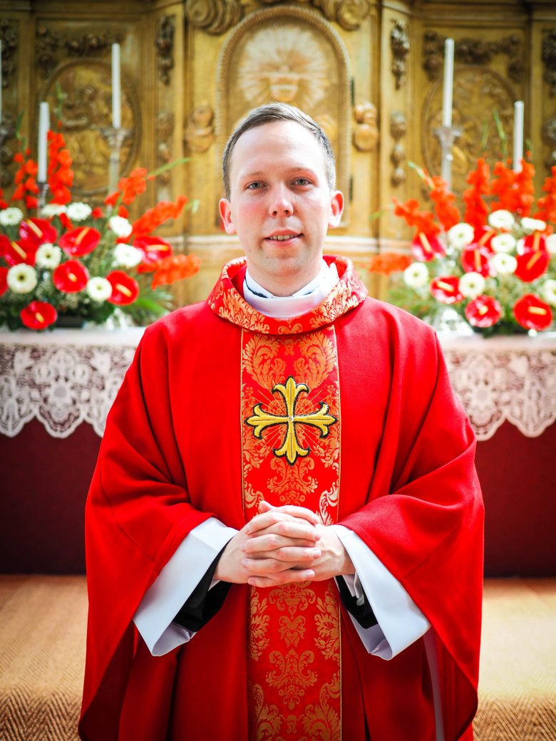 Június 29-én, Szent Péter és Szent Pál apostolok főünnepén szentelte pappá Kovács Gergely érsek a gyulafehérvári székesegyházban •  Fotó: KELEMEN ZOLTÁN ARNOLD SZEMÉLYES ARCHÍVUMA