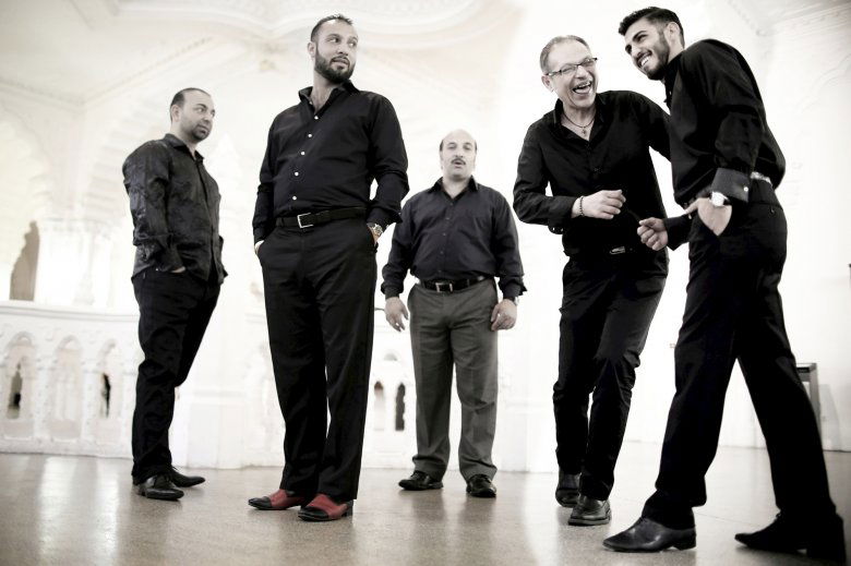 A Romano Drom, a „Cigányok Útja” az ősi oláhcigány nyelven szólal meg, modern felhangokkal •  Fotó: Forrás: Stairway Booking