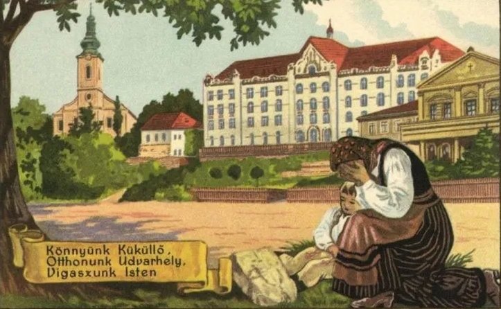 Székelyudvarhelyi asszony siratja a hazáját egy korabeli képeslapon 
