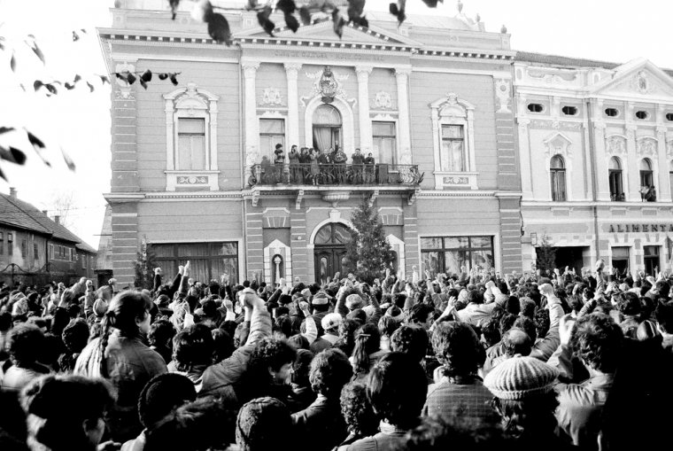 Rendszerváltó harmincasok: Soós Anna szerint három évtized nem volt elég felnőni az igazi szabadsághoz