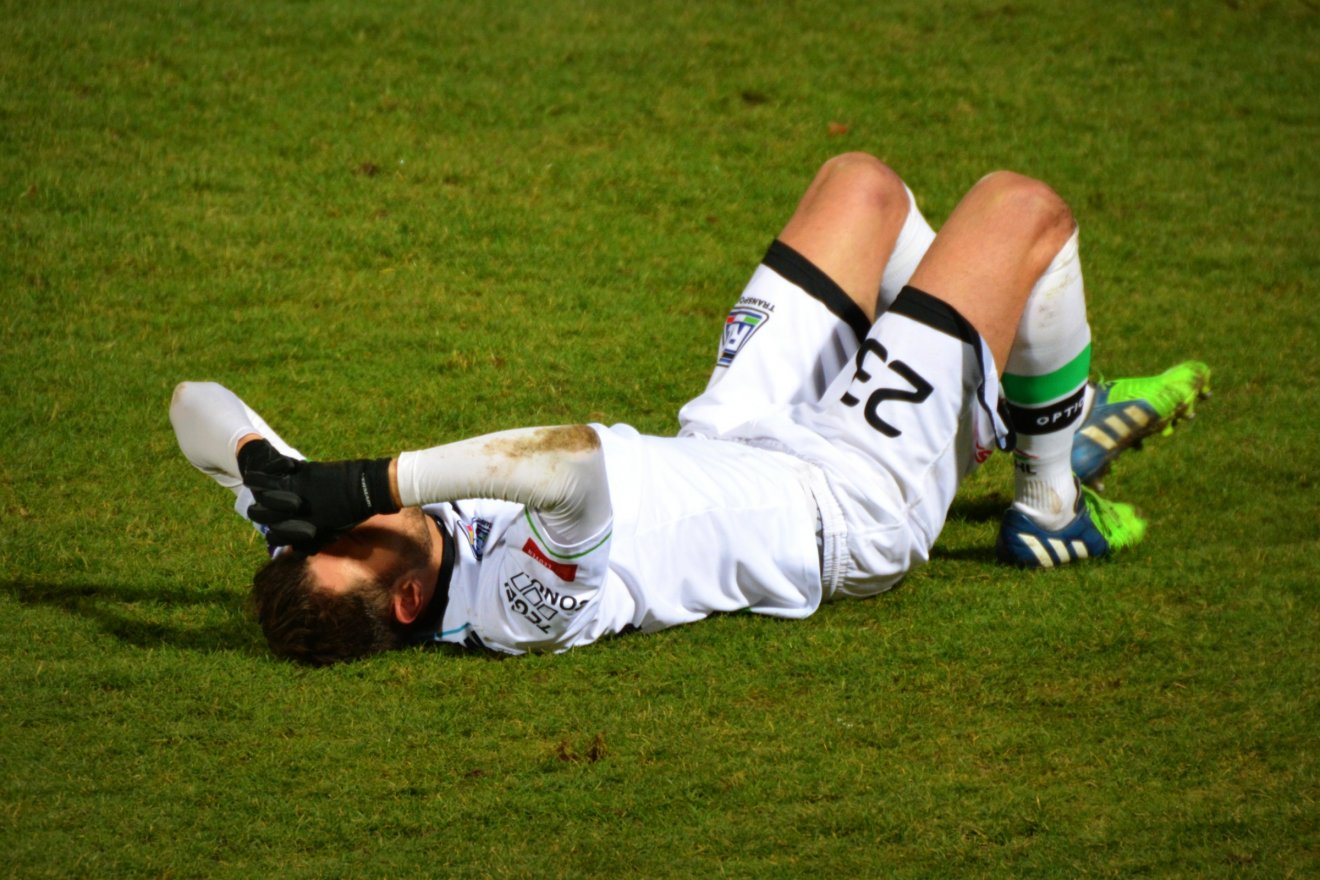 Jelentősen megnőtt a sérülések kockázata a futballpályákon •  Fotó: Pixabay