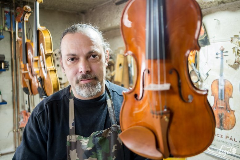 Fémtől fáig, gitártól a hegedűig