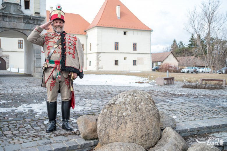 A huszárbecsület nem játék
