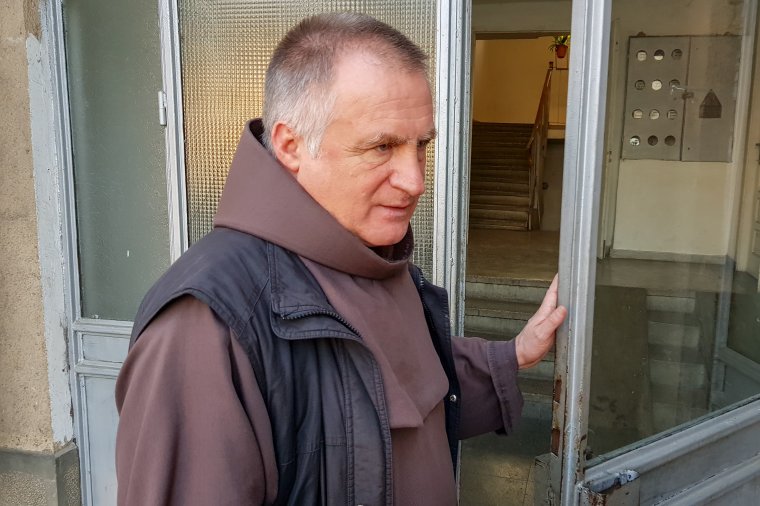 FRISSÍTVE – Budapesti kórházban ápolják Böjte Csabát, eltiltották a beszédtől az orvosok, de jól érzi magát   