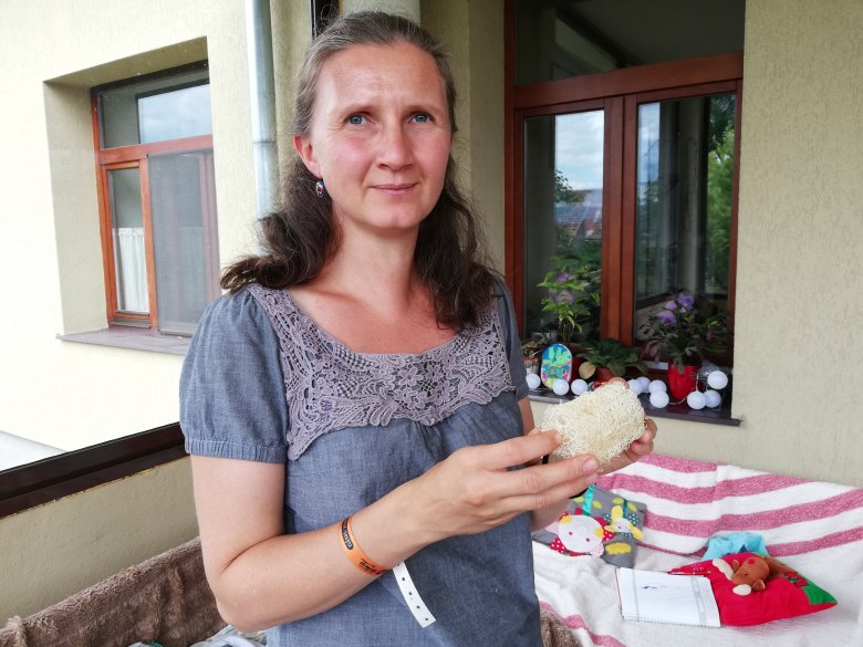 Haba Tünde és nagy kedvence a luffaszivacs •  Fotó: D. Balázs Ildikó