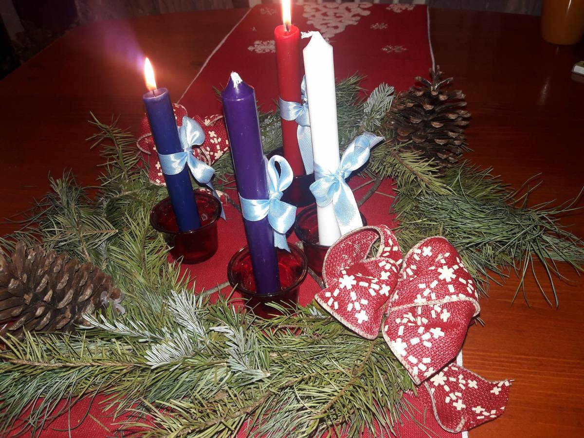 Adventi koszorú. Ez csak náluk van a környéken 