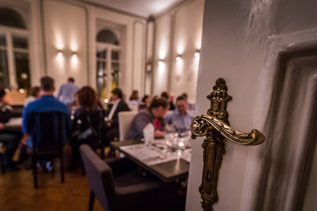 A lakásétteremben nem egy egyszerű vacsorát kínálnak a vendégnek, hanem egy illat- és ízélményt •  Fotó: Facebook.com/Béterv lakásétterem