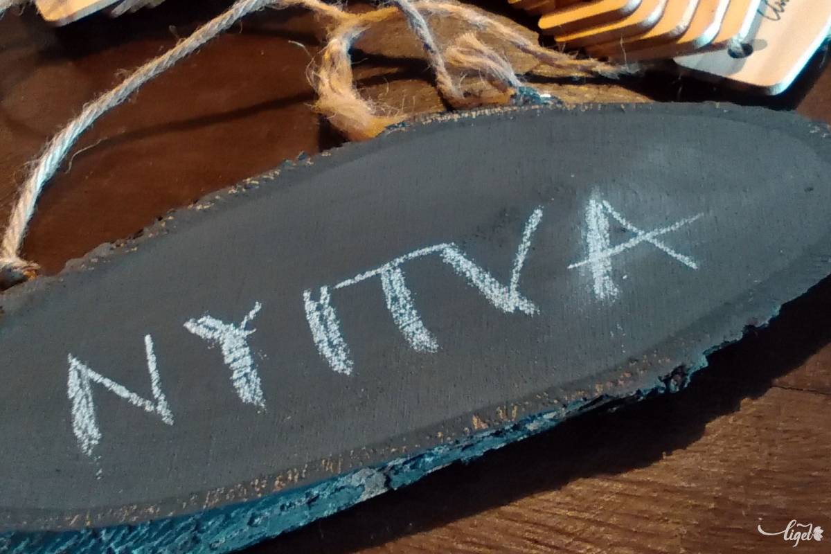 Egyelőre ketten bútoroznak össze, de másokat is várnak •  Fotó: Péter Beáta