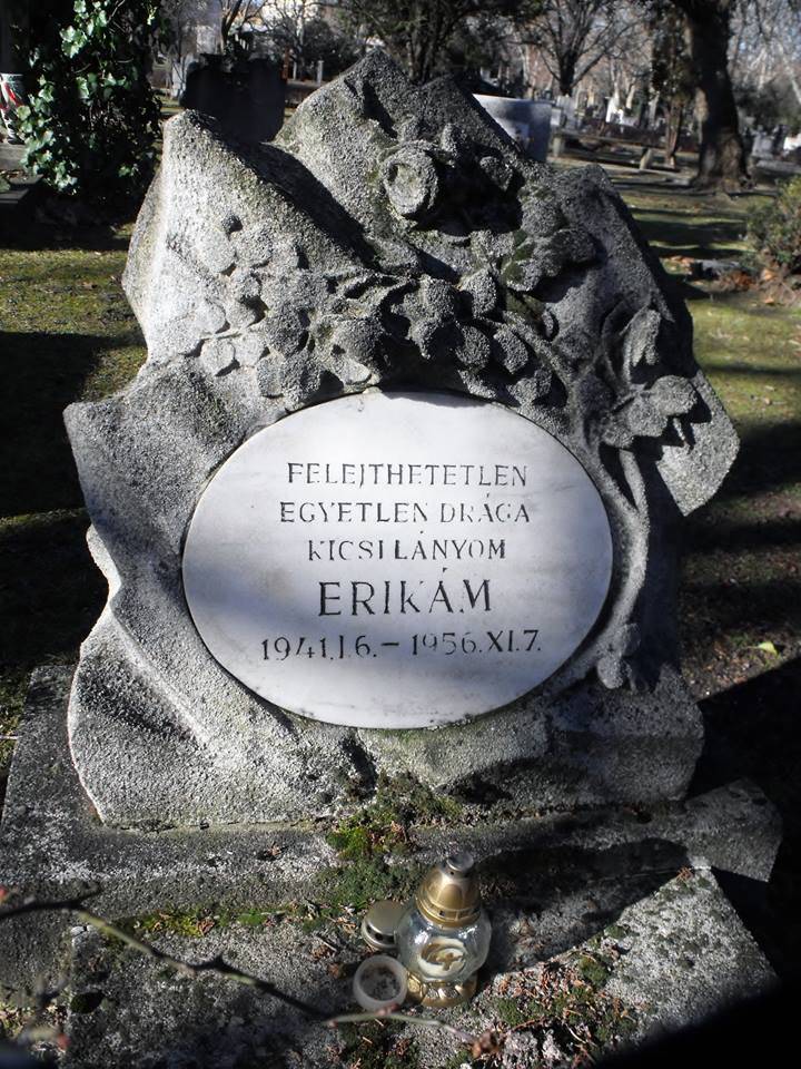 Erika sírja a Fiumei úti sírkertben 