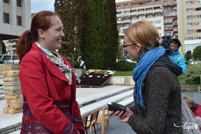 Szívesen mesél nekünk is •  Fotó: Török Edit/Kájoni János Megyei Könyvtár