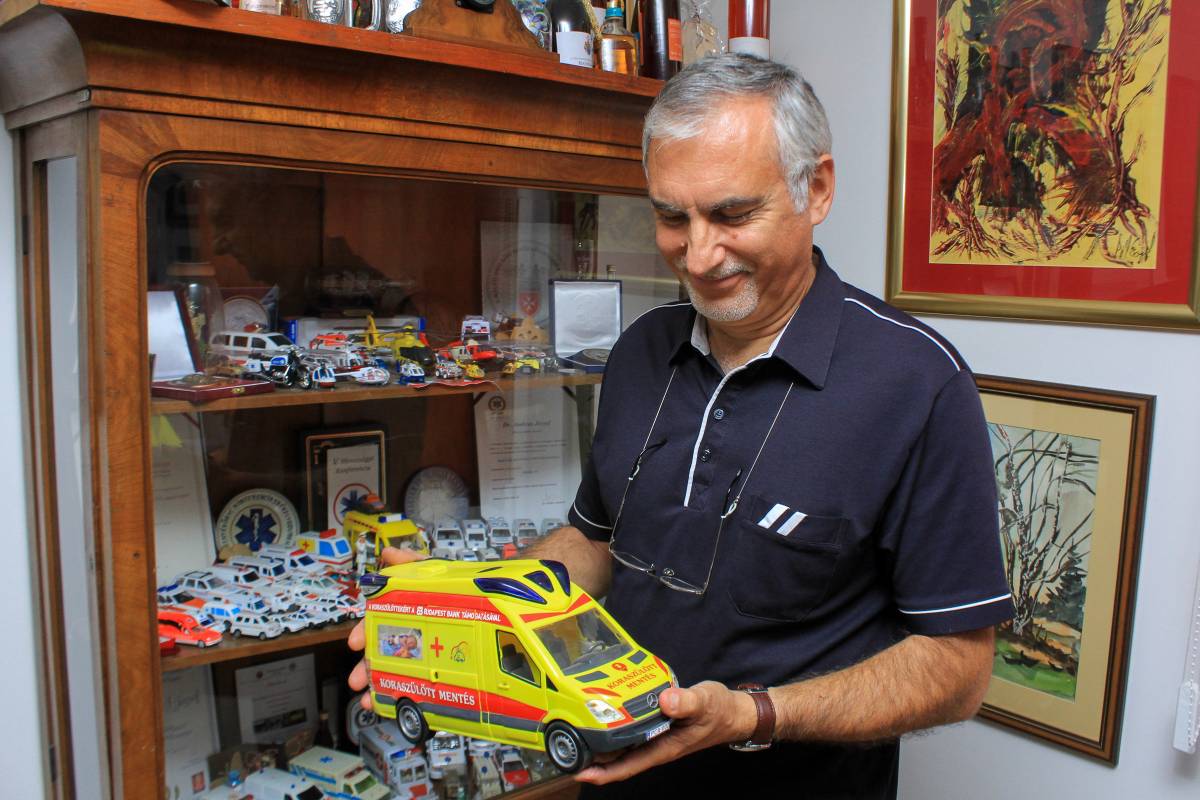 Ambrus doktor és a mentés •  Fotó: Pál Árpád