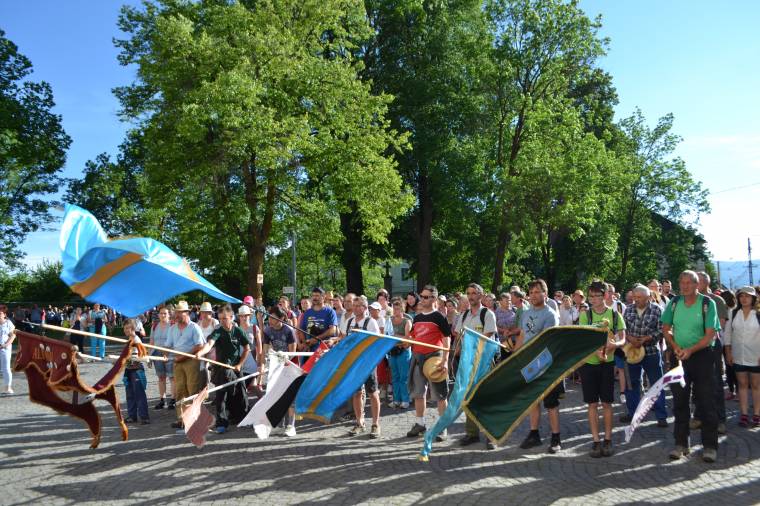 Először történik meg, hogy a gyergyóalfalvi keresztaljának fizetnie kell a szállásért