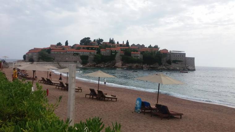 Tiltakoznak a védettségi igazolvány bevezetése miatt a montenegrói vállalkozók