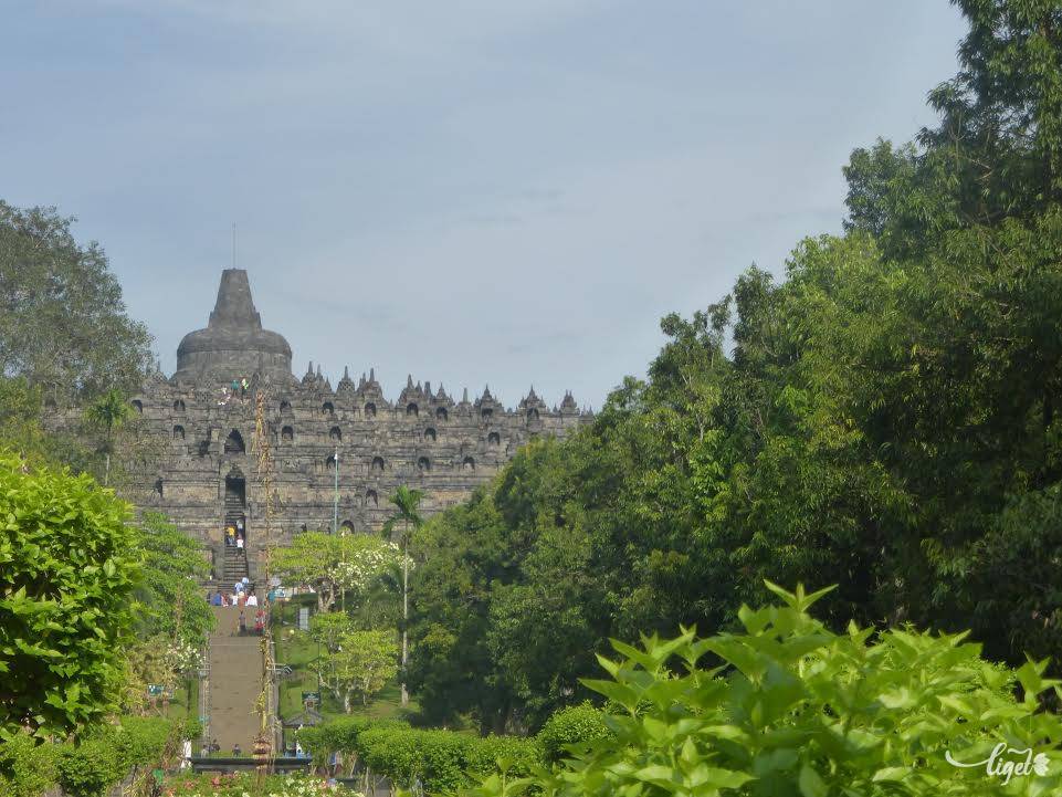Borobodur buddhista szentélye •  Fotó: Csermák Judit