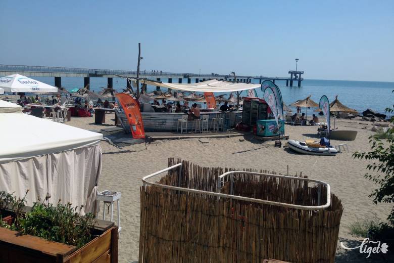 Civilizált létesítmény a burgaszi strandon... •  Fotó: Rédai Attila