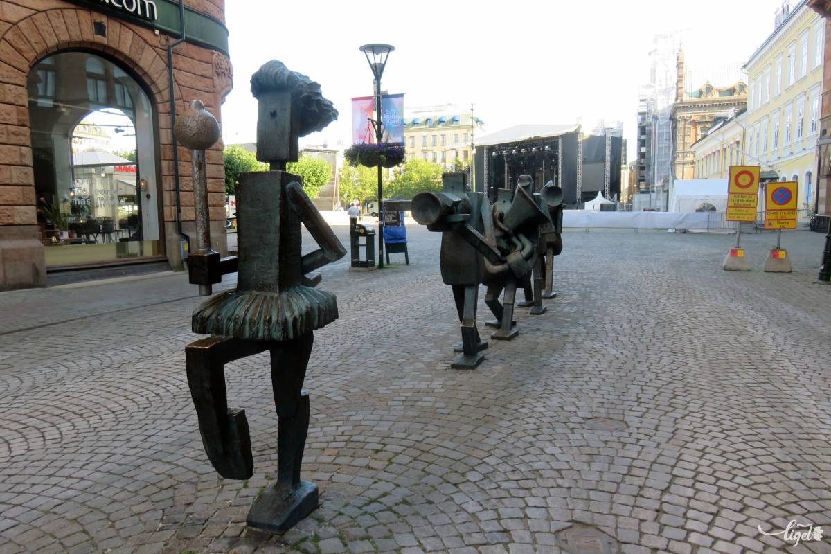 Jópofa szobrok színesítik a várost •  Fotó: Antal Erika