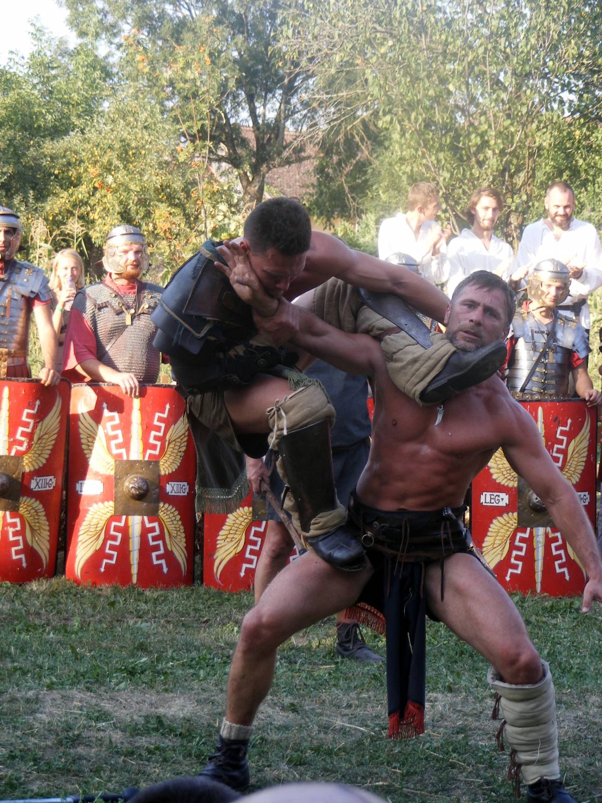 Küzdenek a gladiátorok •  Fotó: Lokodi Imre