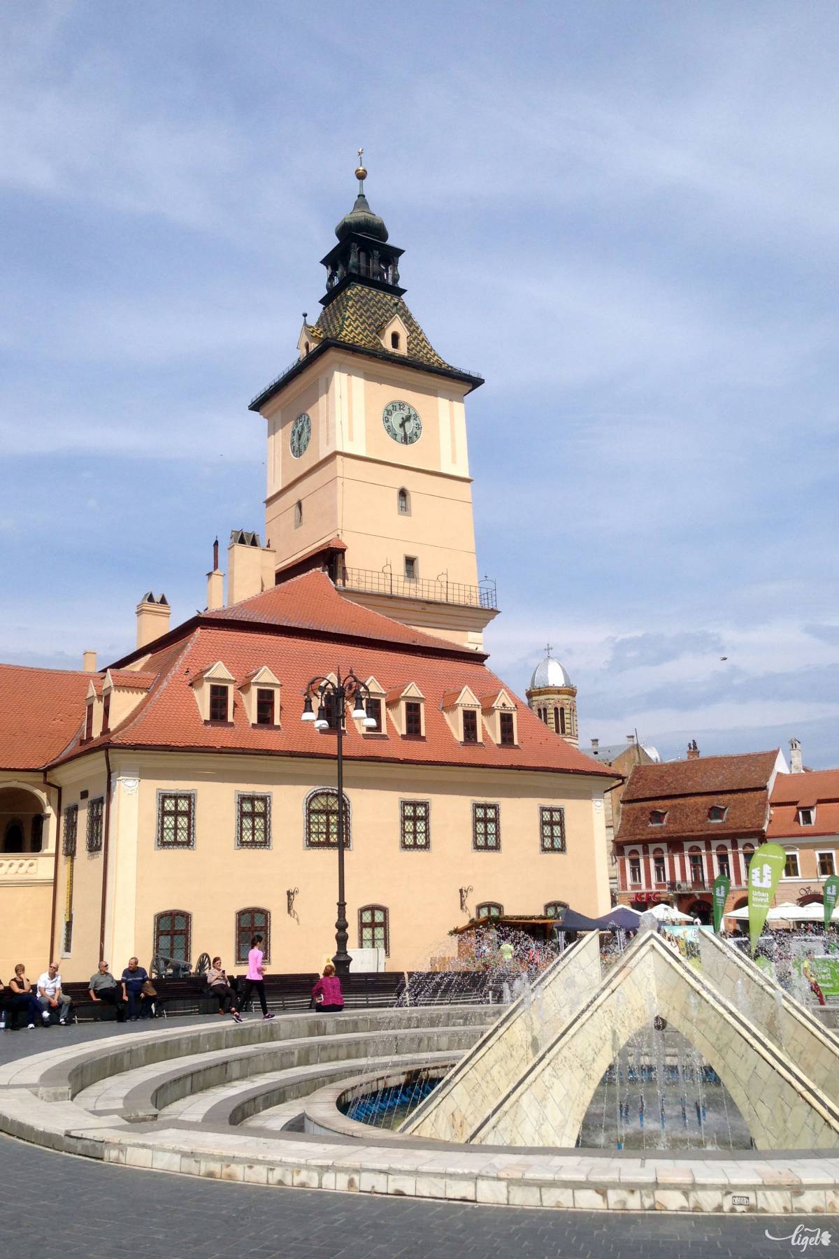 Klasszikus Brassó: a Tanácsház •  Fotó: Rédai Attila