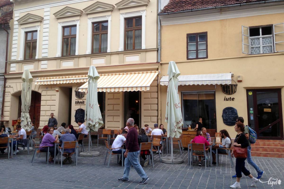 Csipős és csemege is van a „bögréből” •  Fotó: Rédai Attila