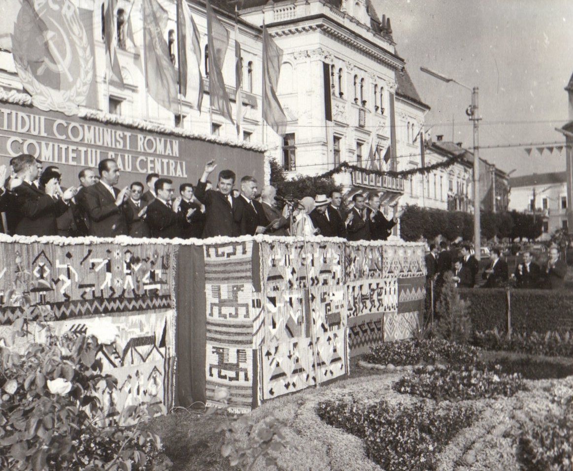 Cuccban a város. Jelenet Nicolae Ceaușescu székelyudvarhelyi látogatásáról, 1966. augusztus 12–14. •  Fotó: Fototeca online a comunismului românesc