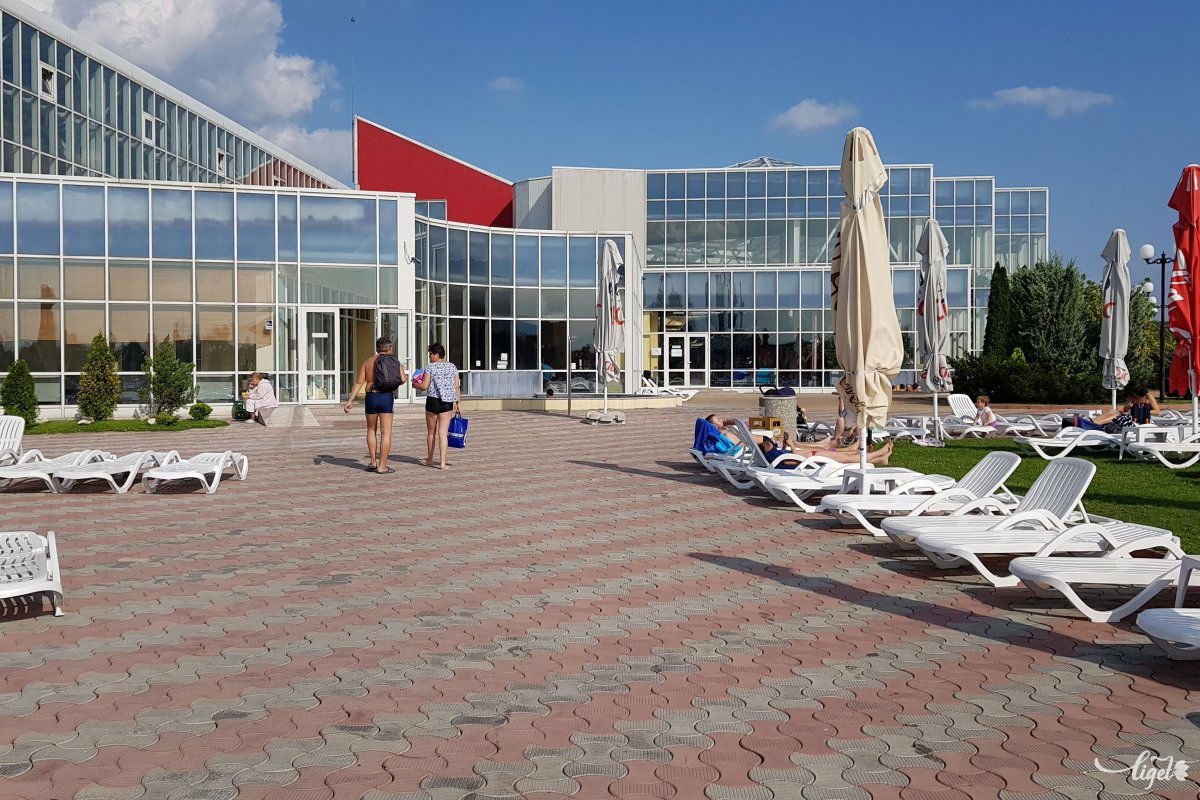 Fújt a szél szó szerint is a szabad ég alatt, ami szeptemberben nem túl kellemes •  Fotó: Rédai Attila