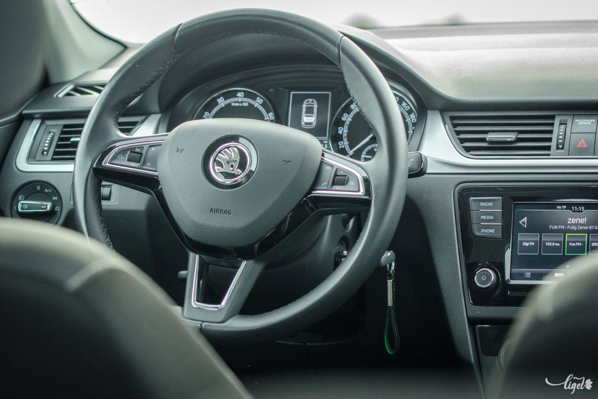 Köz- és elismert részletek. Számos VW-szabványelem megtalálható az utastérben •  Fotó: Pinti Attila