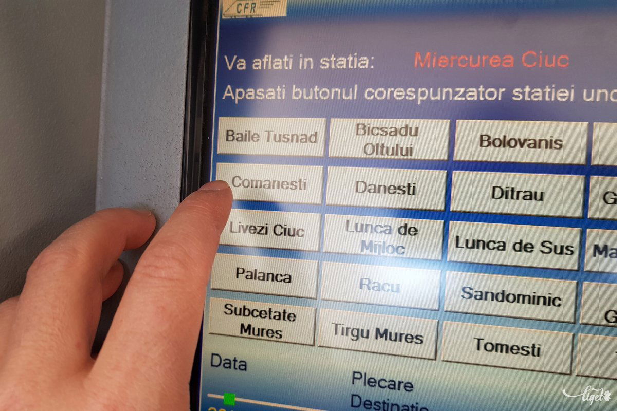 Célállomás. Kicsit bonyolultnak tűnik a jegykiadó automata használata, magyarul „természetesen” nem is tud •  Fotó: Rédai Attila