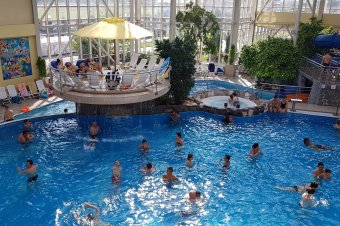 Vaskos belépő, mennyei élmények: a brassói Víziparadicsom