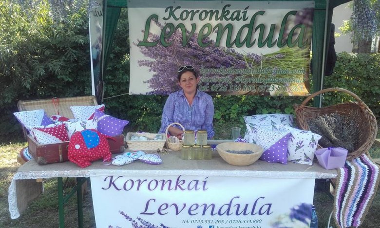 Szövérfi Karolina szabadidejében foglalkozik a levendulával •  Fotó: Facebook/Koronkai levendula
