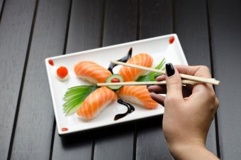 Ha nőnap, akkor virág és sushi – legalábbis az egyik futáralkalmazás tapasztalatai szerint