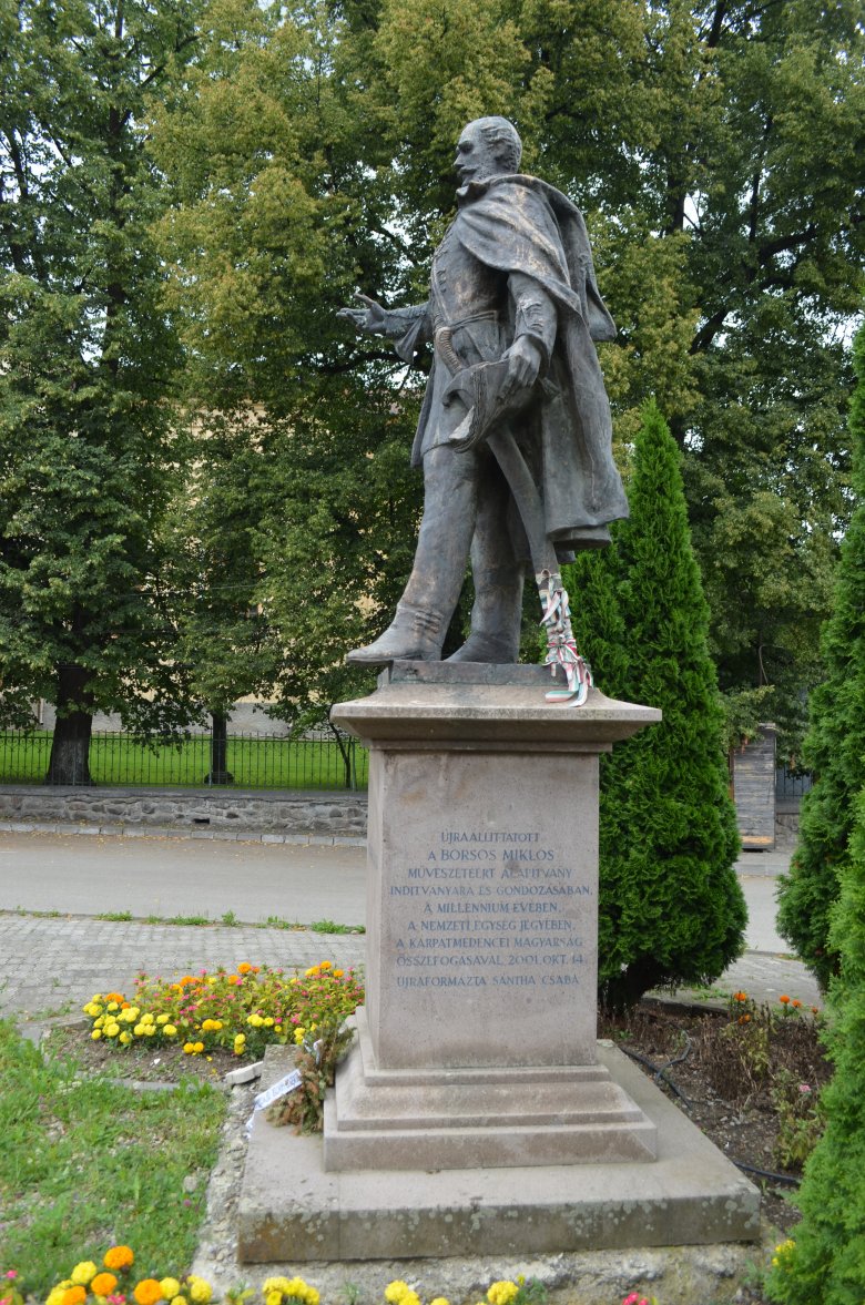 Csomafalvi Kossuth-szobor •  Fotó: Jánosi Csaba