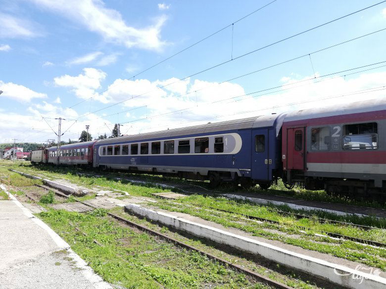 Három vagonnal jár a Marosvásárhely – Bukarest gyorsvonat •  Fotó: Antal Erika
