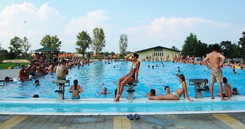 A fürdőzőknek számos a lehetőség •  Fotó: Hajdúnánási Gyógyfürdő és Aranyszalma Gyógycentrum
